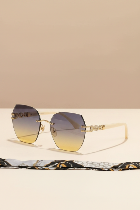 Lunettes de soleil carrées style Carrera / Verres dégradés (bleu & beige)